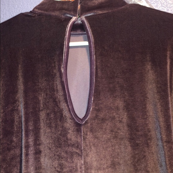 Purple velvet dress with sleeves - Picture 4 of 6